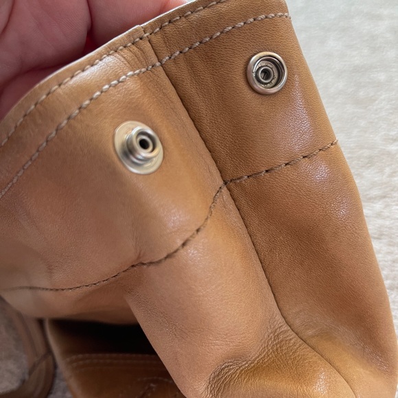 Authentic Coach Women’s Handbag - Picture 3 of 8